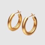 Aretes pequeños con baño de oro